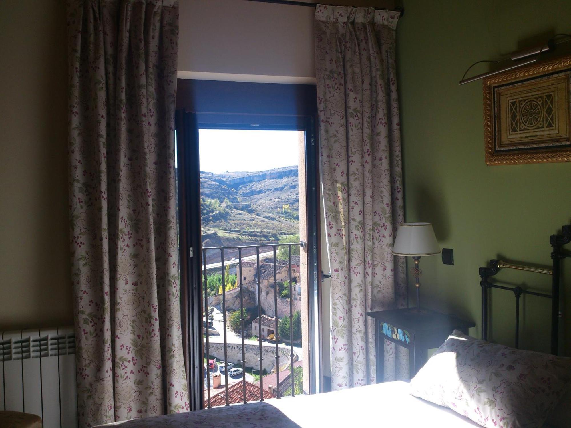 Hotel-Hospederia Los Templarios Sepúlveda Kültér fotó