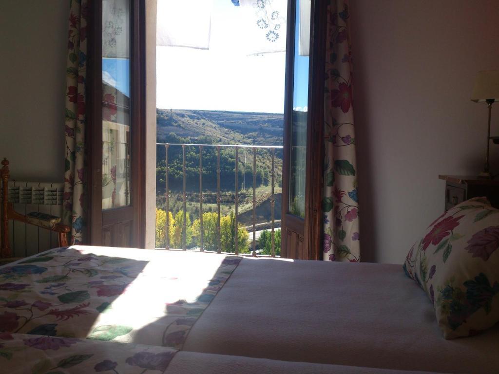 Hotel-Hospederia Los Templarios Sepúlveda Kültér fotó
